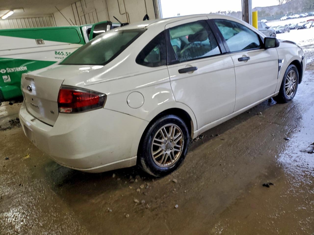 2008 FORD FOCUS SE photo 3