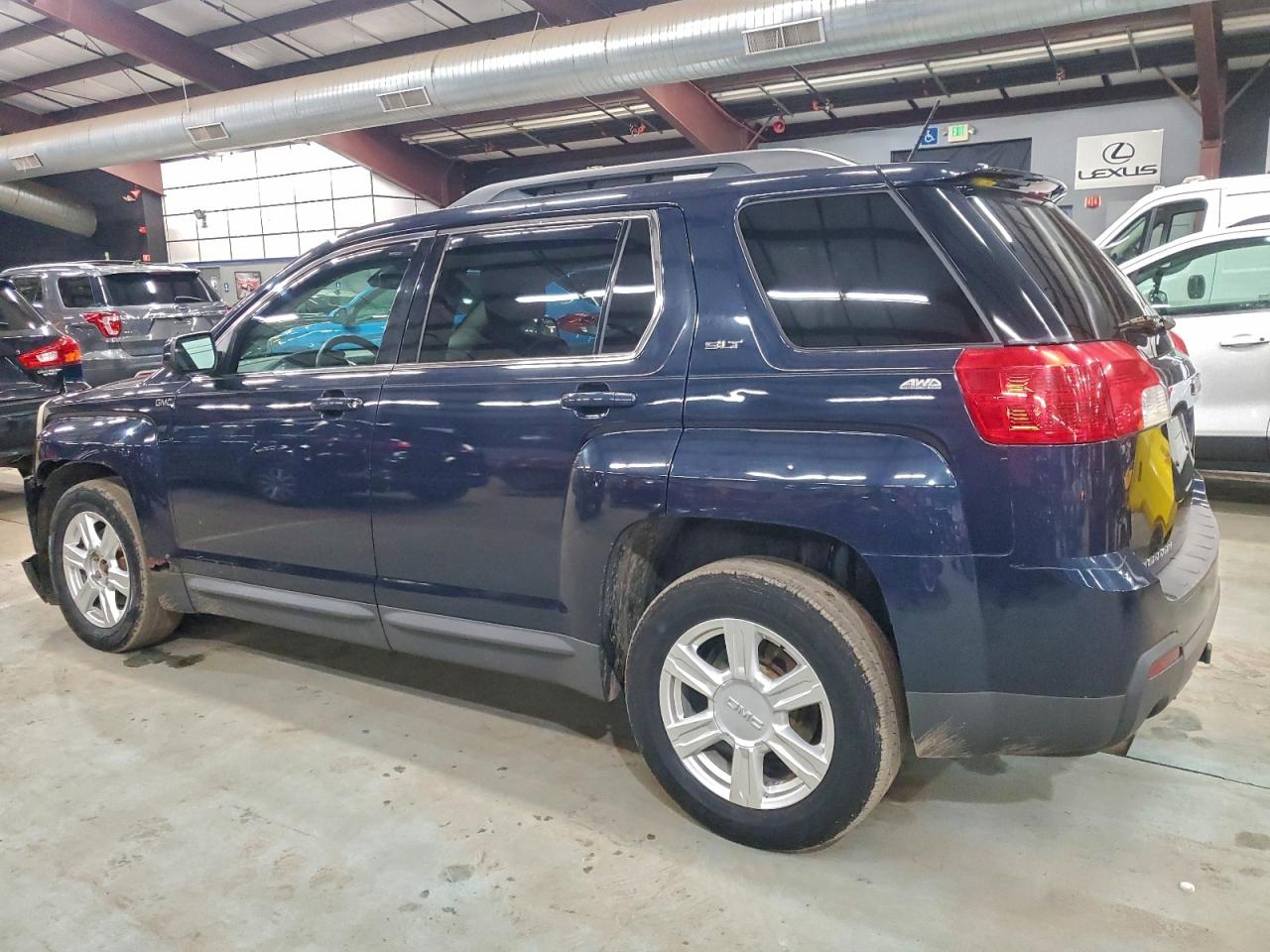 2015 GMC TERRAIN SLT photo 2