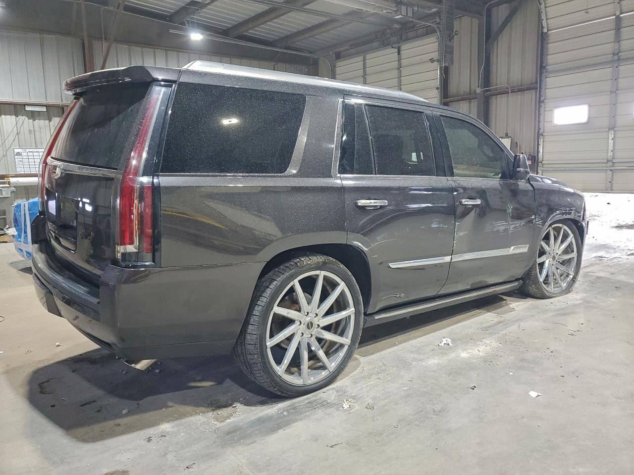 2016 CADILLAC ESCALADE PLATINUM photo 3