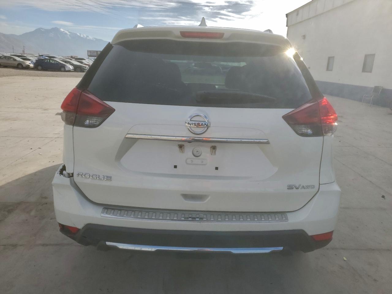 2018 NISSAN ROGUE S photo 6