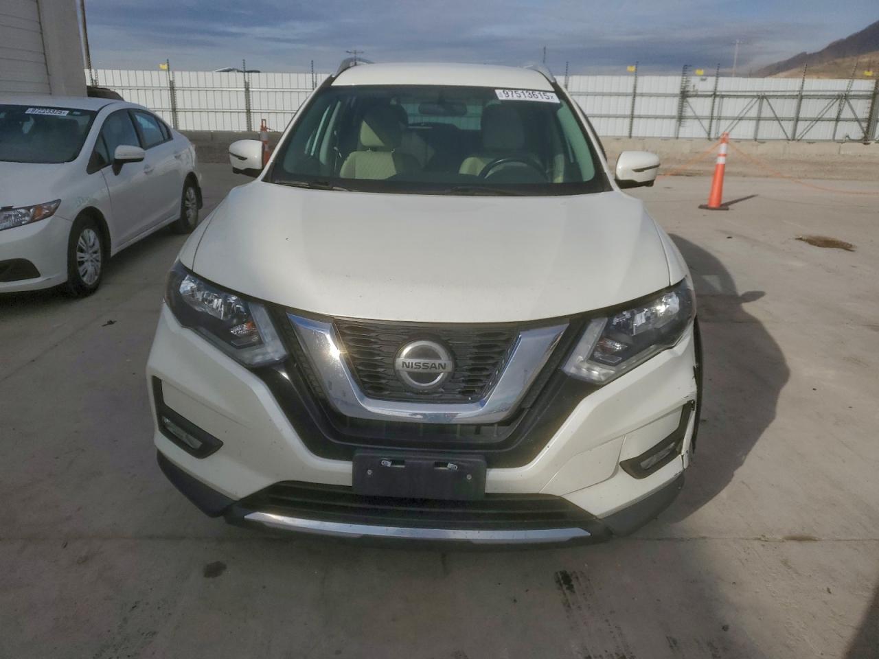 2018 NISSAN ROGUE S photo 5