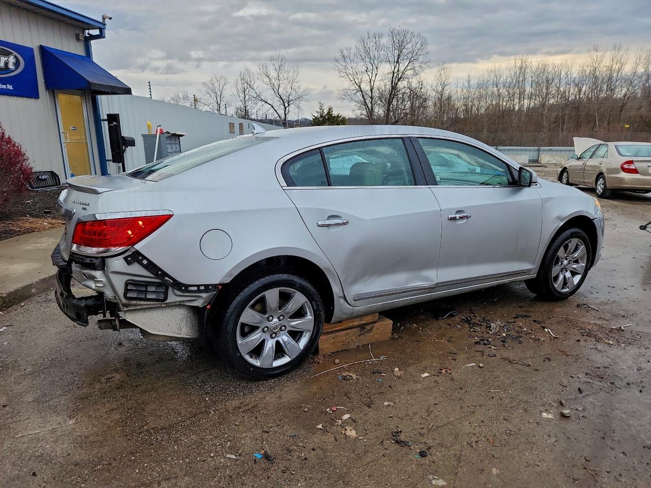 2011 BUICK LACROSSE CXS photo 3