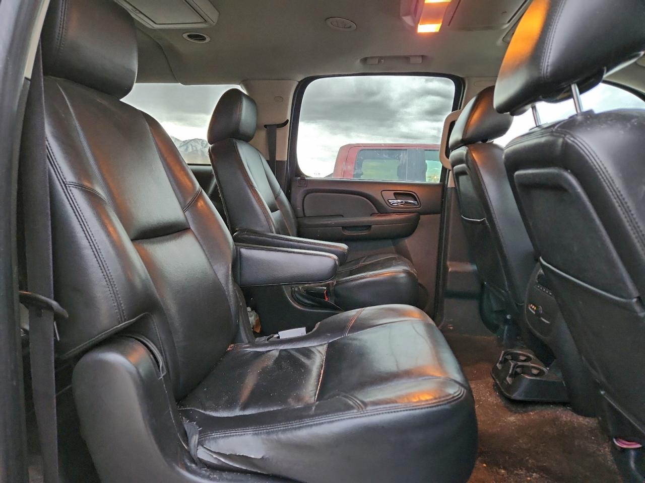 2012 CHEVROLET SUBURBAN K1500 LTZ photo 11