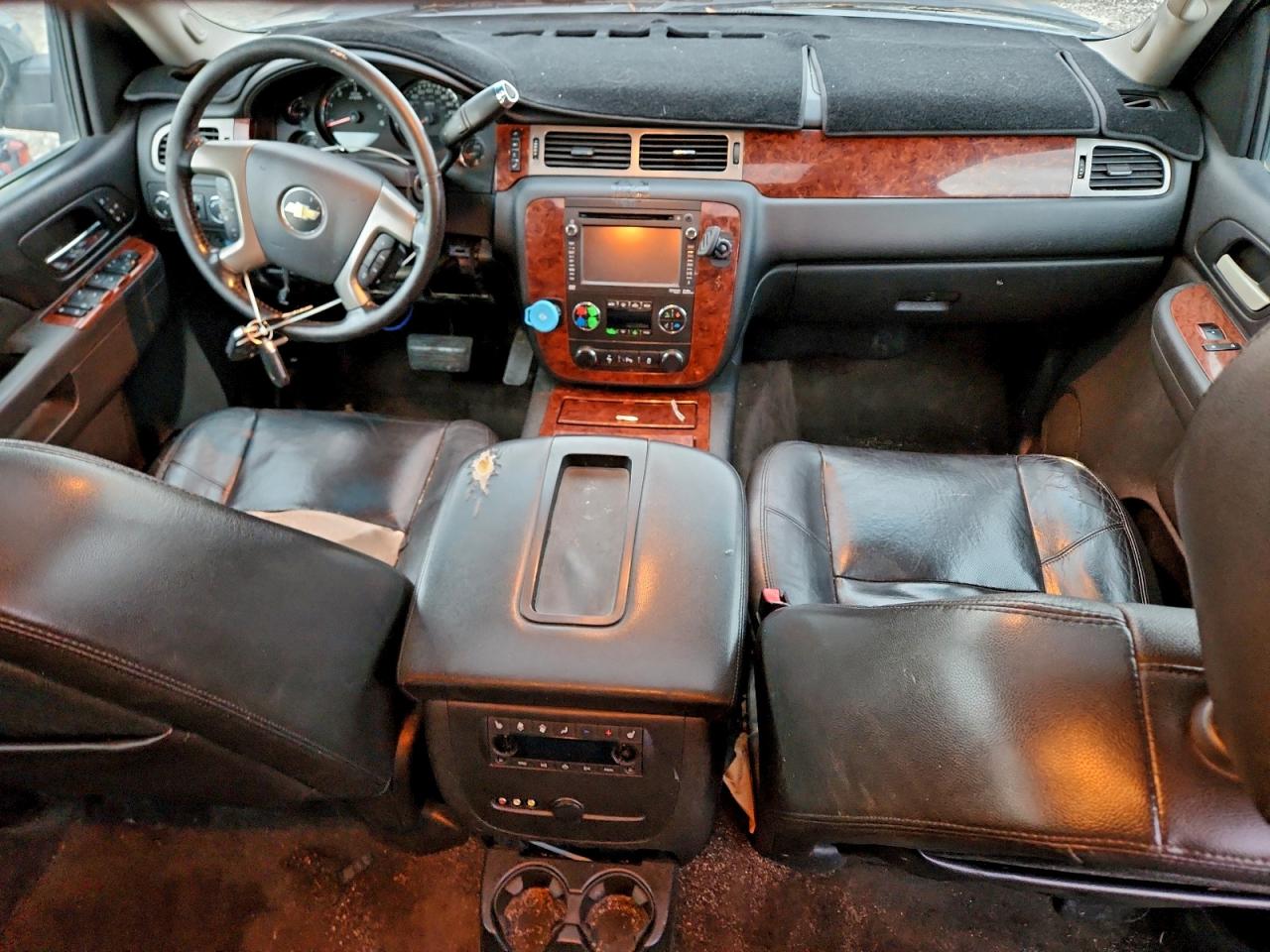 2012 CHEVROLET SUBURBAN K1500 LTZ photo 8