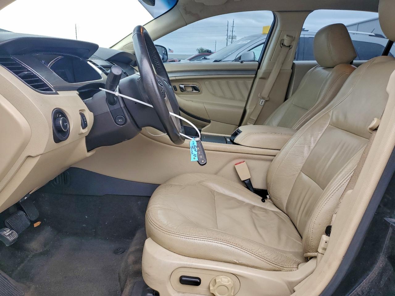 2016 FORD TAURUS SEL photo 7