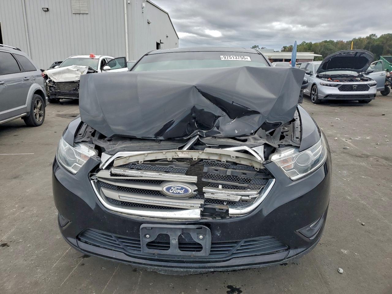 2016 FORD TAURUS SEL photo 5