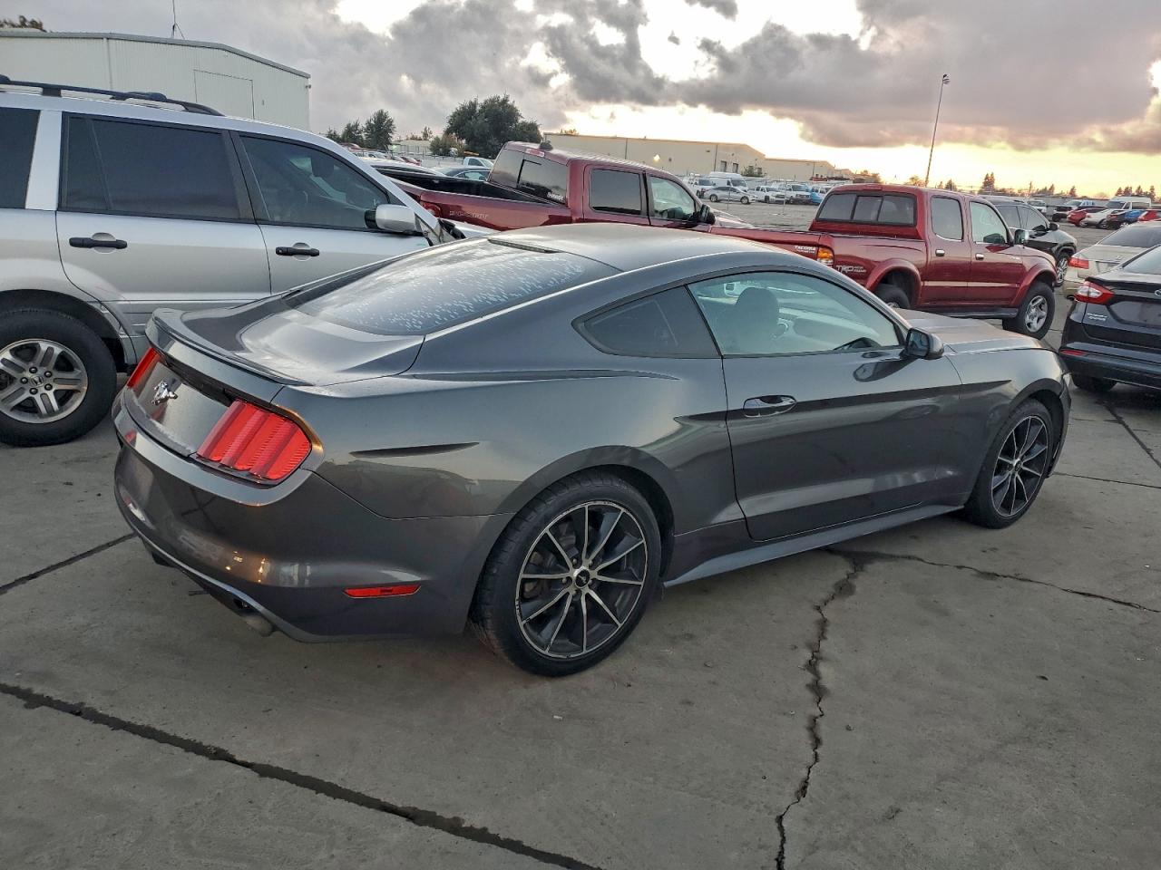 2015 FORD MUSTANG photo 3
