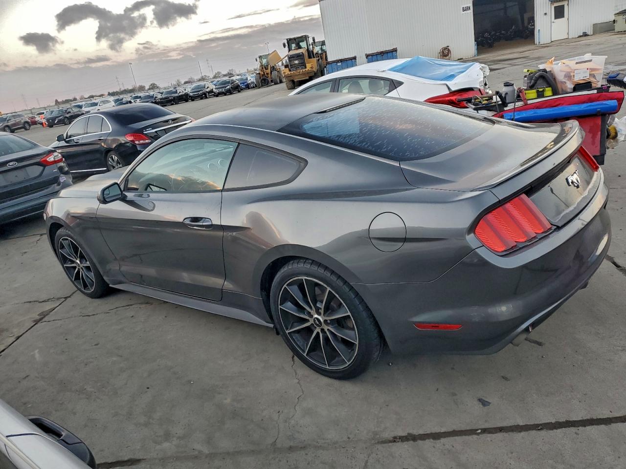 2015 FORD MUSTANG photo 2