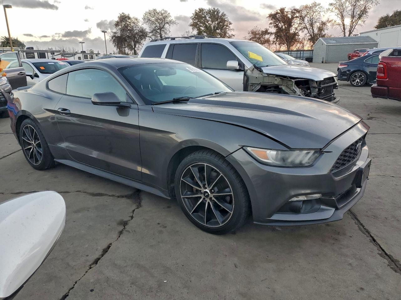 2015 FORD MUSTANG photo 4