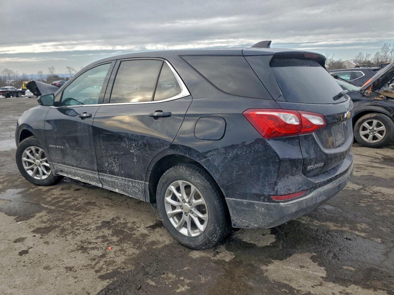 2020 CHEVROLET EQUINOX LT photo 2