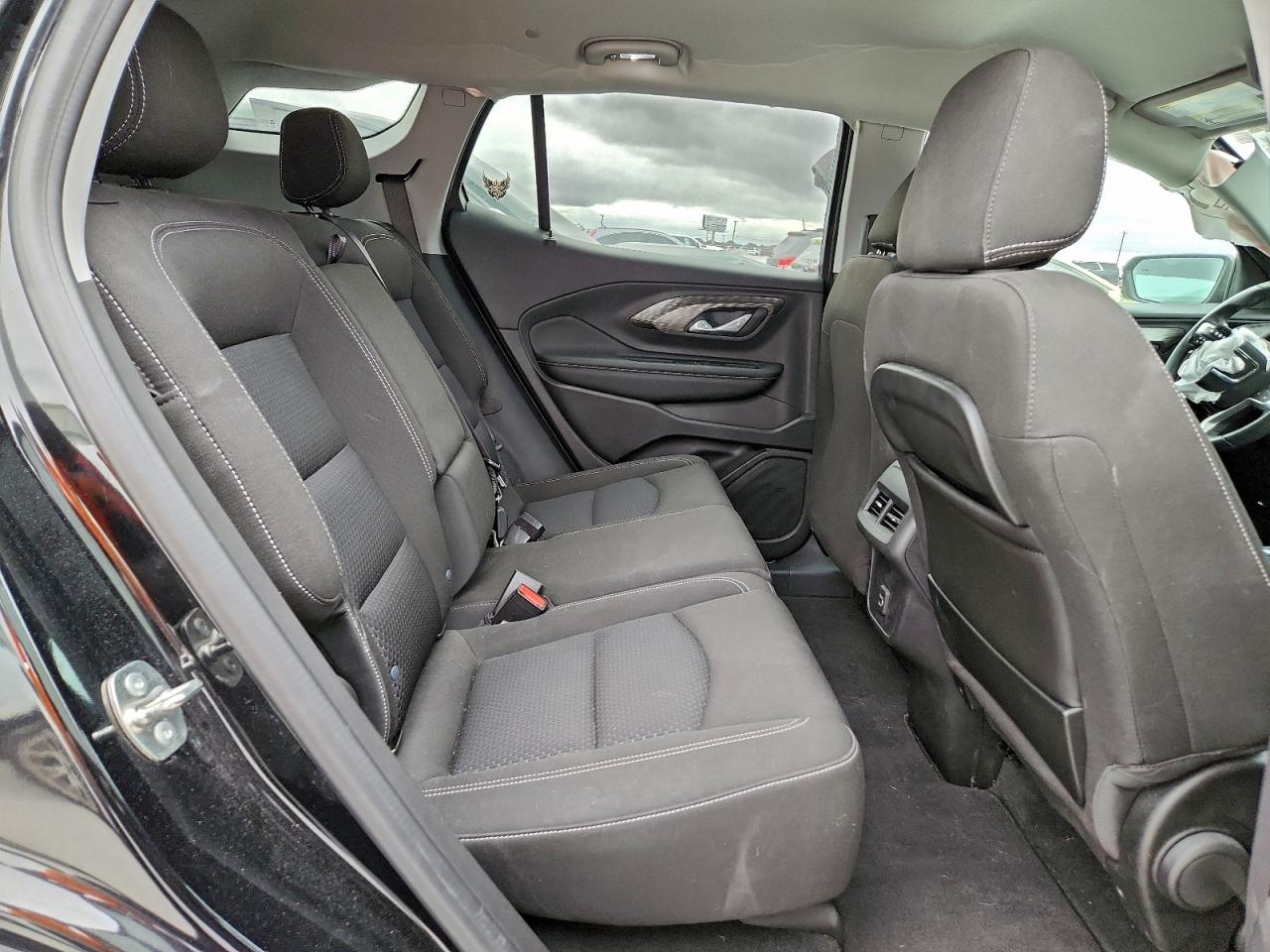 2024 GMC TERRAIN SLE photo 11