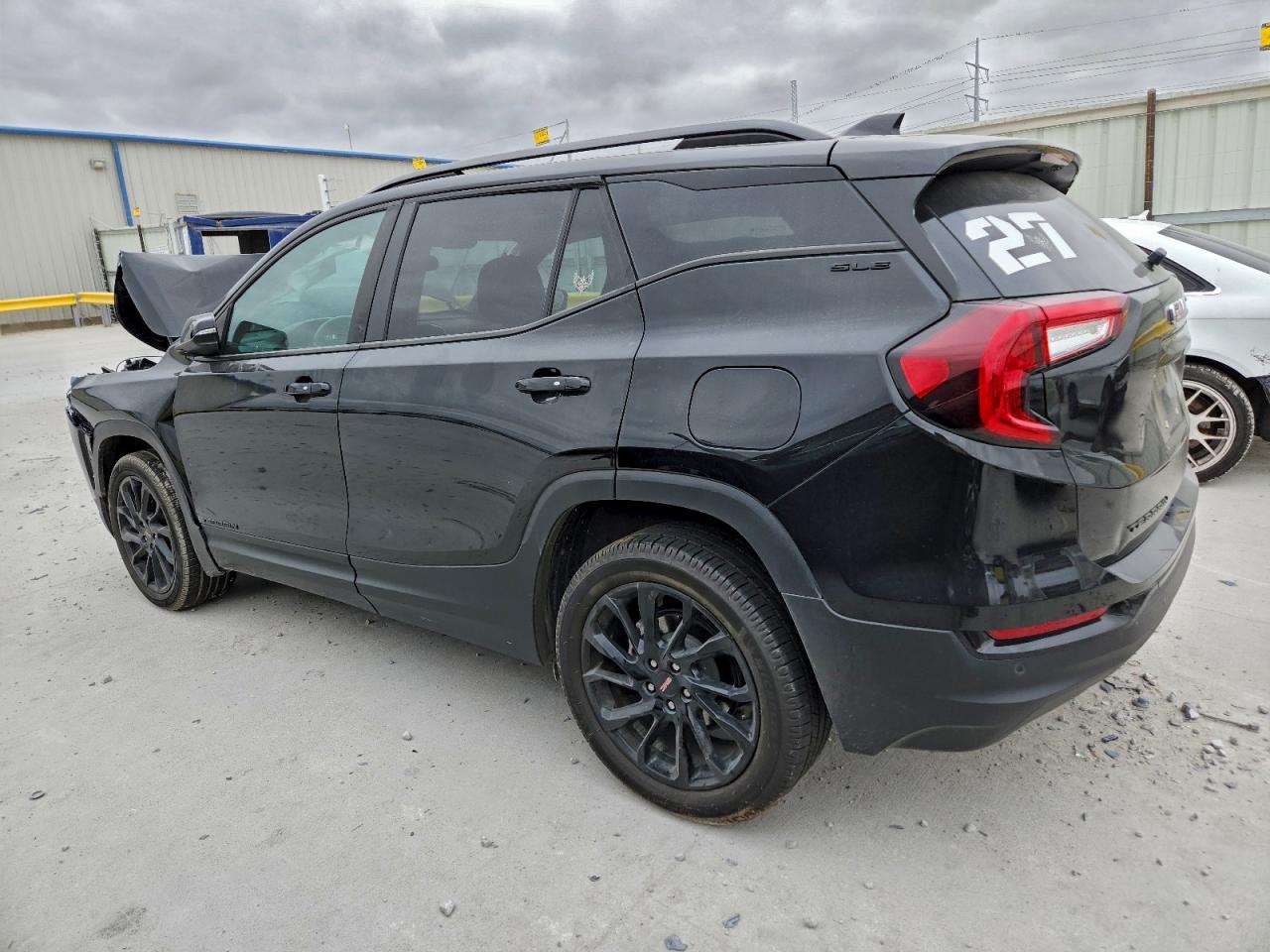 2024 GMC TERRAIN SLE photo 2