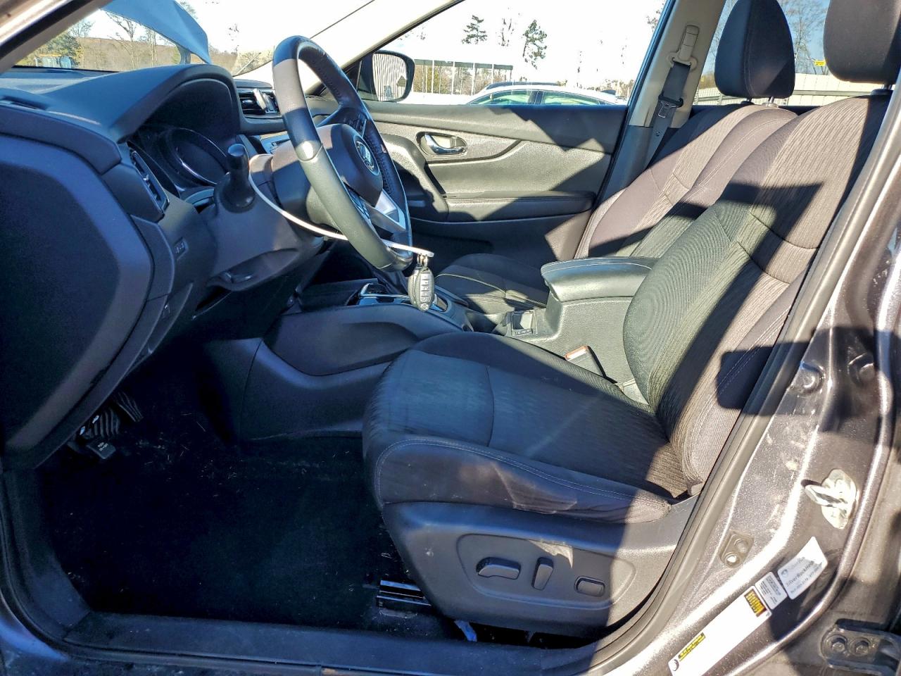2017 NISSAN ROGUE SV photo 7