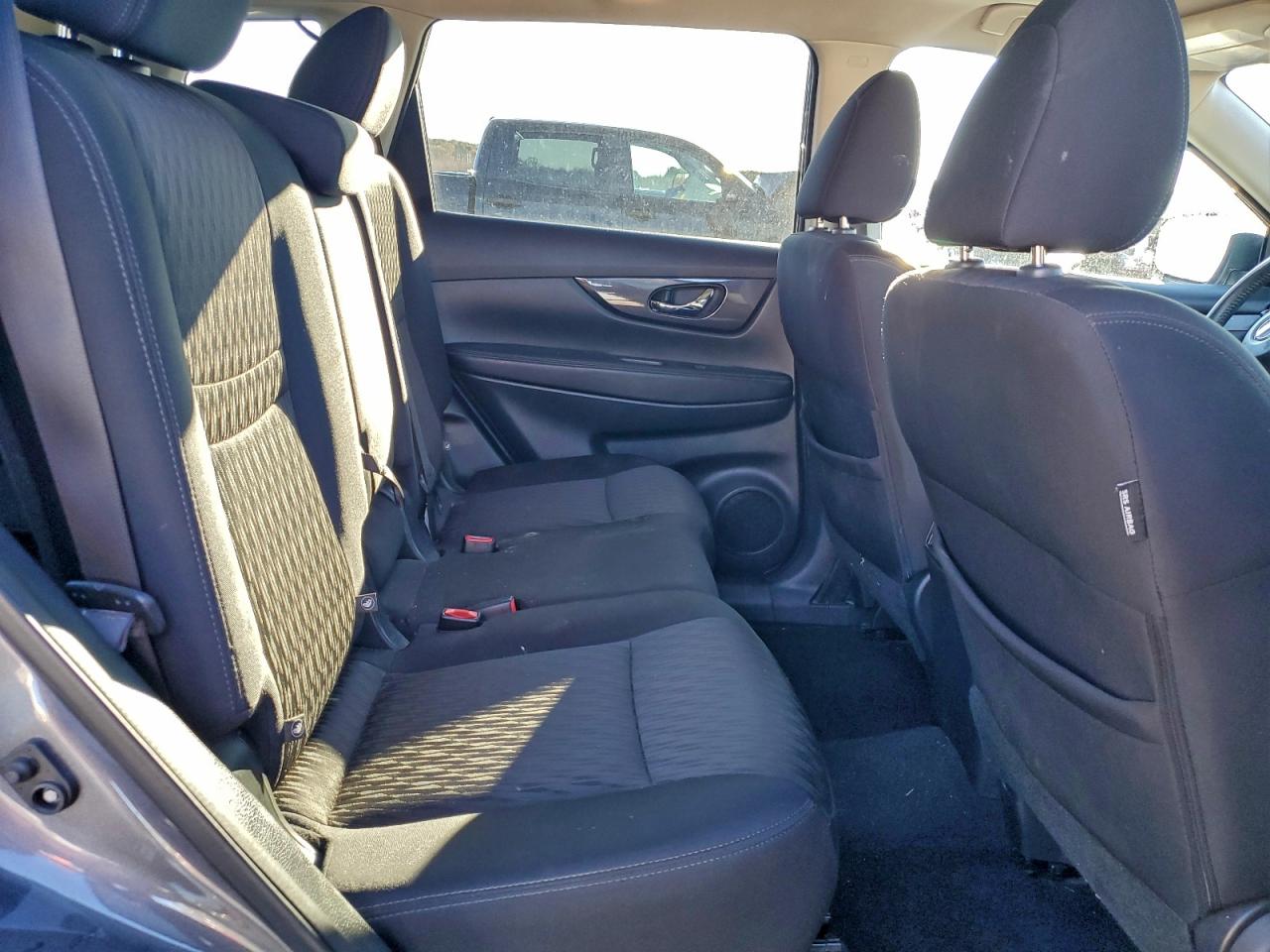 2017 NISSAN ROGUE SV photo 11