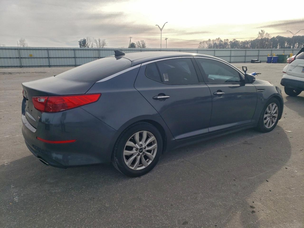2015 KIA OPTIMA LX photo 3
