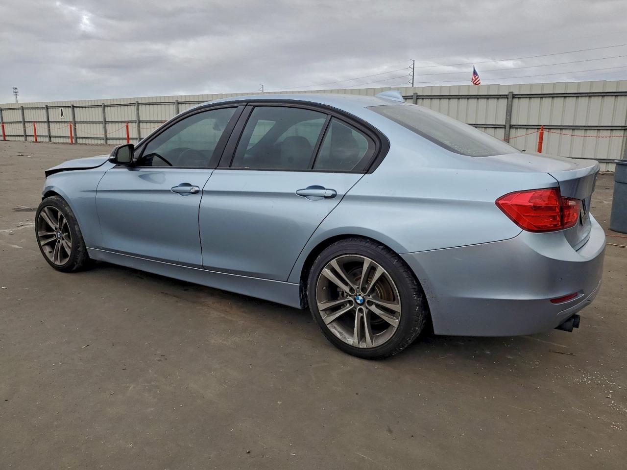 2013 BMW 328 I photo 2