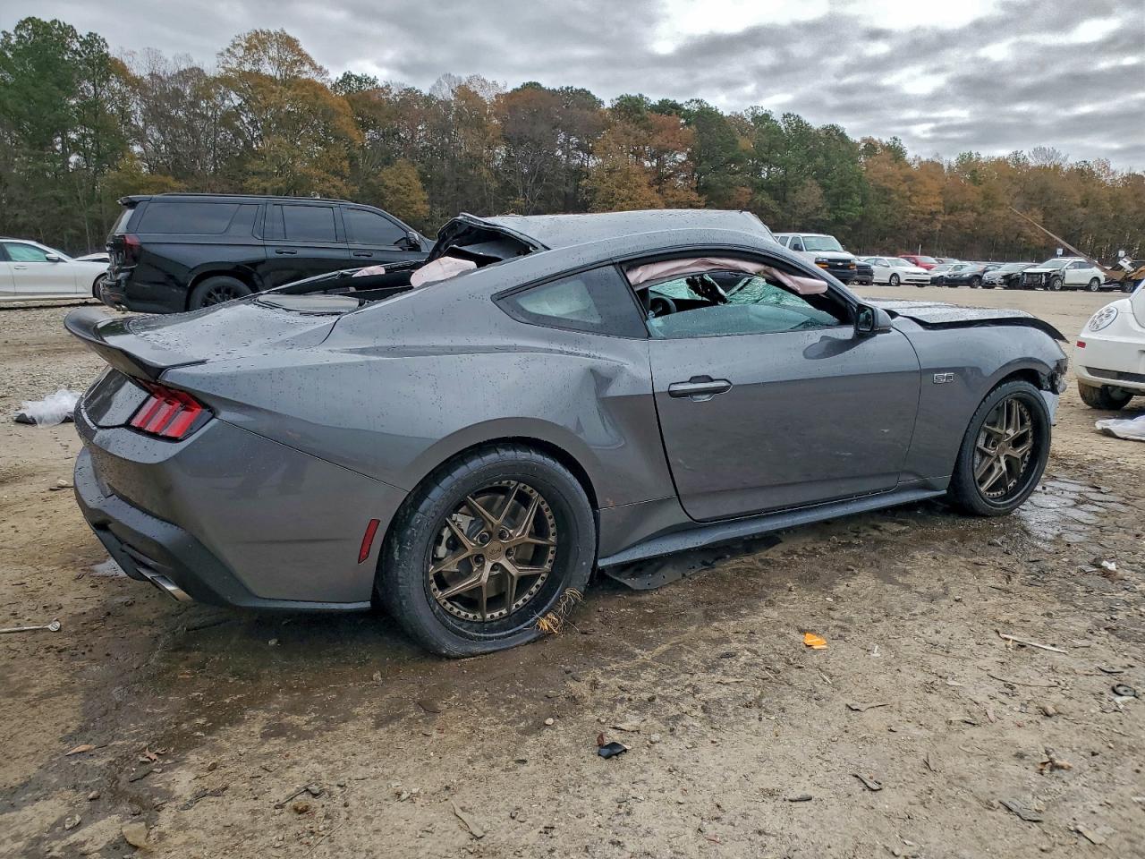 2025 FORD MUSTANG GT photo 3