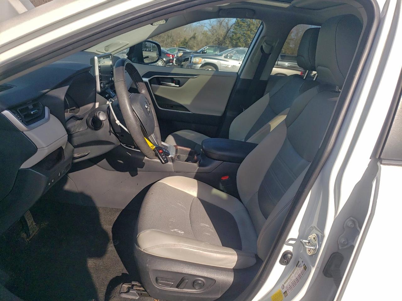 2021 TOYOTA RAV4 LIMITED photo 7