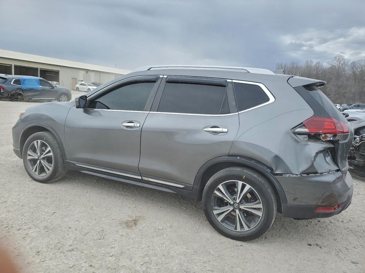 2018 NISSAN ROGUE S photo 3