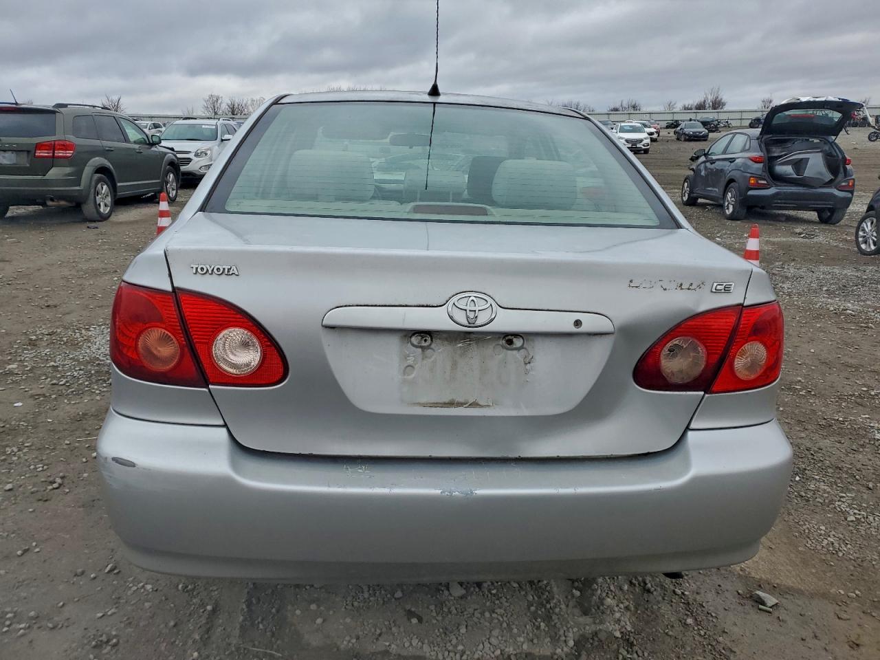 2005 TOYOTA COROLLA CE photo 6