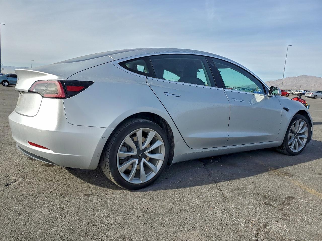 2018 TESLA MODEL 3 photo 3