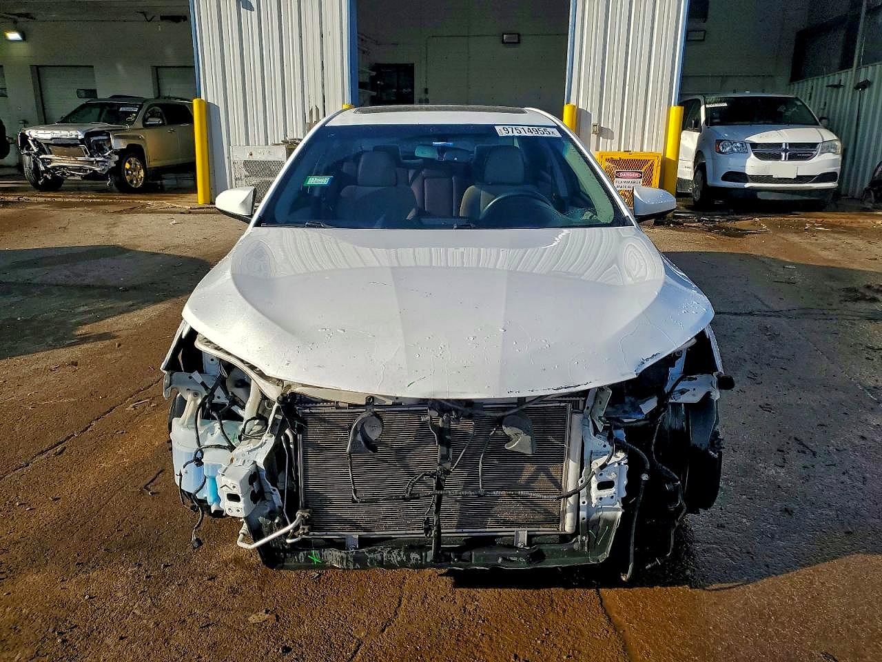 2016 TOYOTA CAMRY XSE photo 5