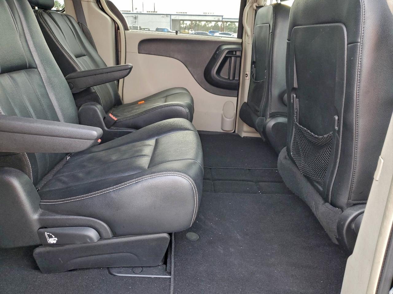 2015 CHRYSLER TOWN & COUNTRY TOURING photo 11
