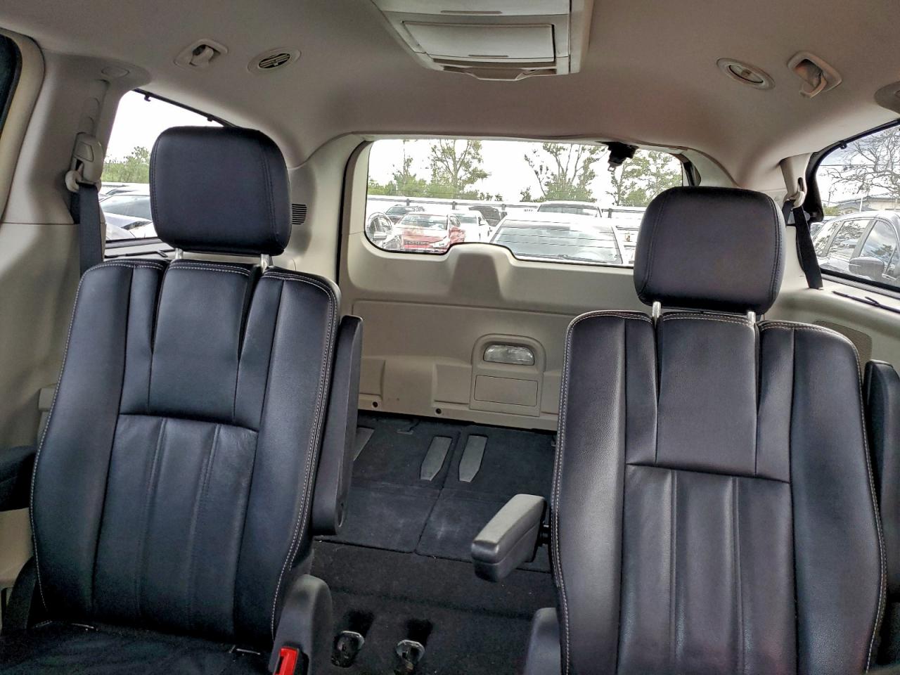 2015 CHRYSLER TOWN & COUNTRY TOURING photo 10