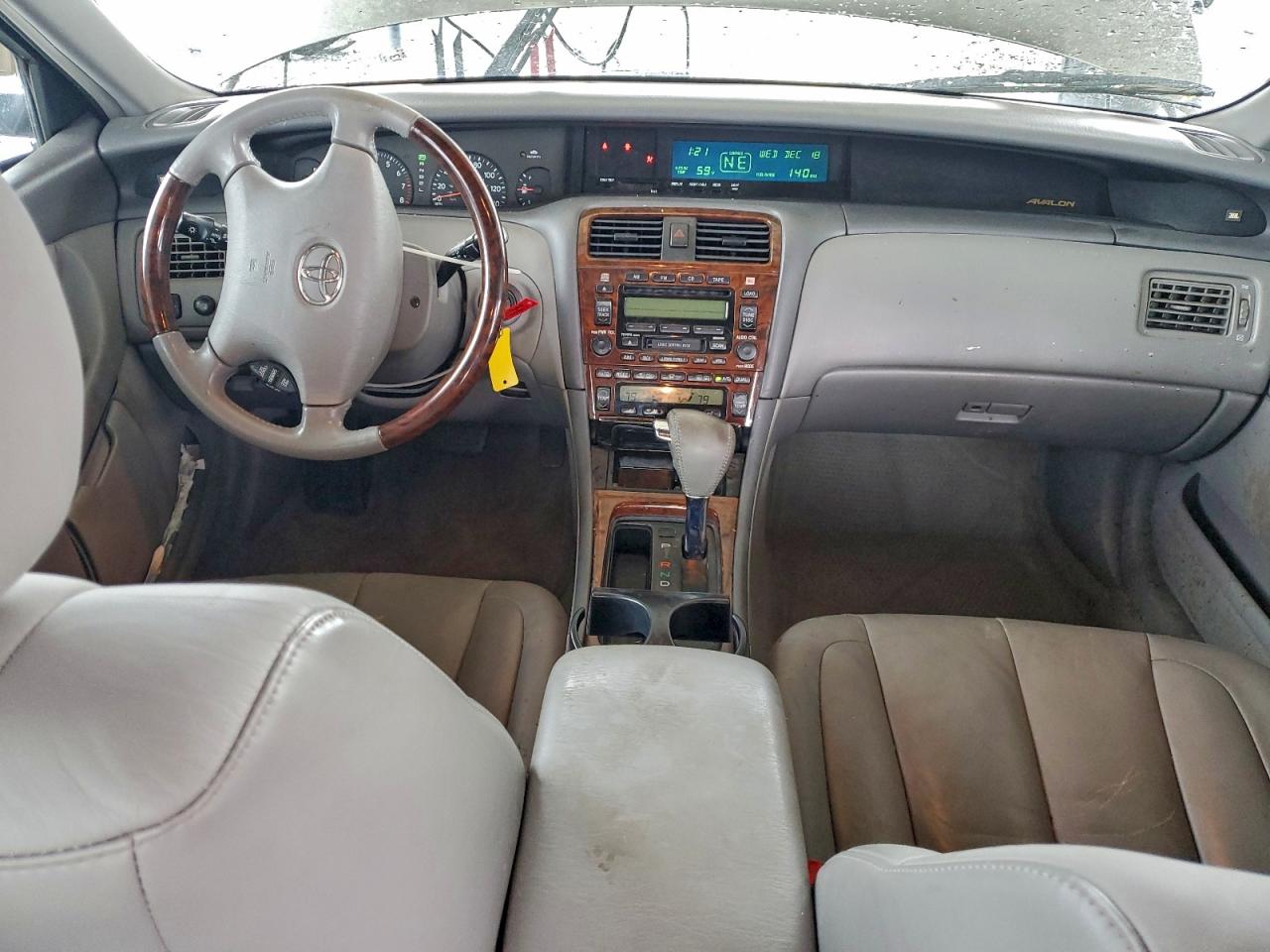 2004 TOYOTA AVALON XL photo 8