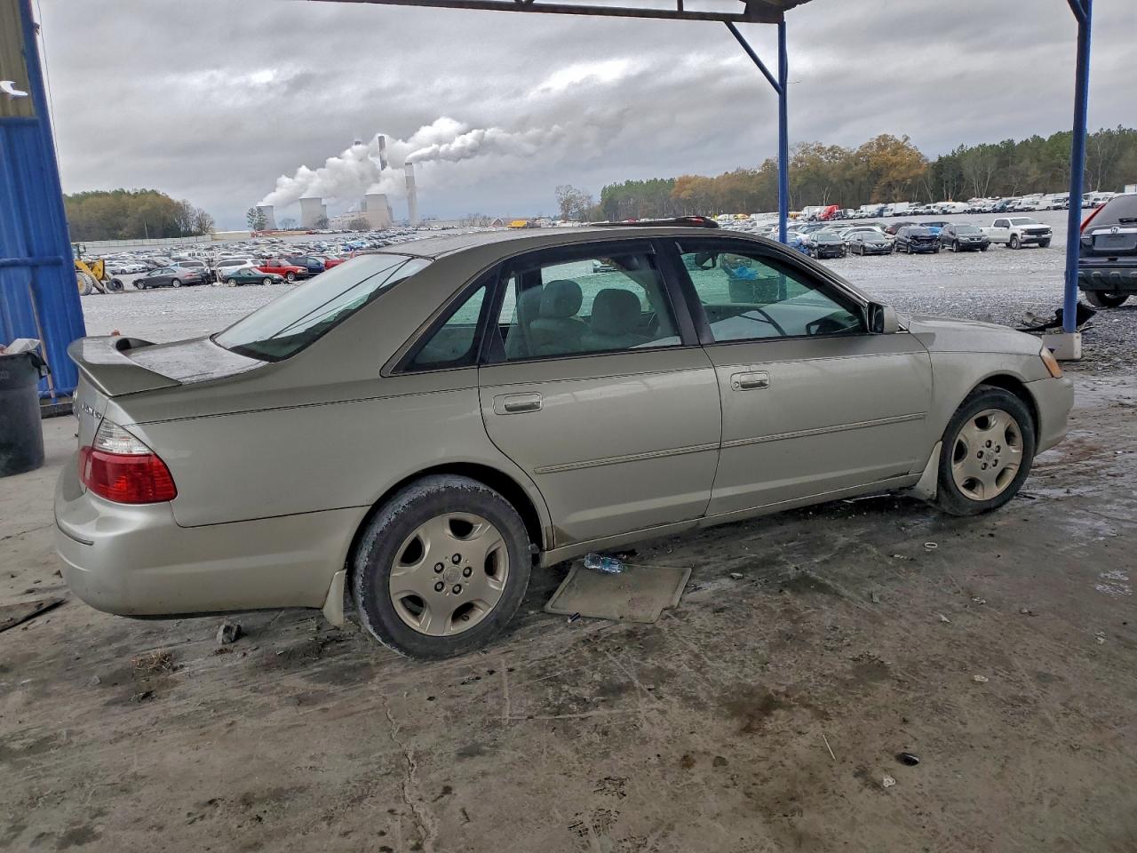 2004 TOYOTA AVALON XL photo 3