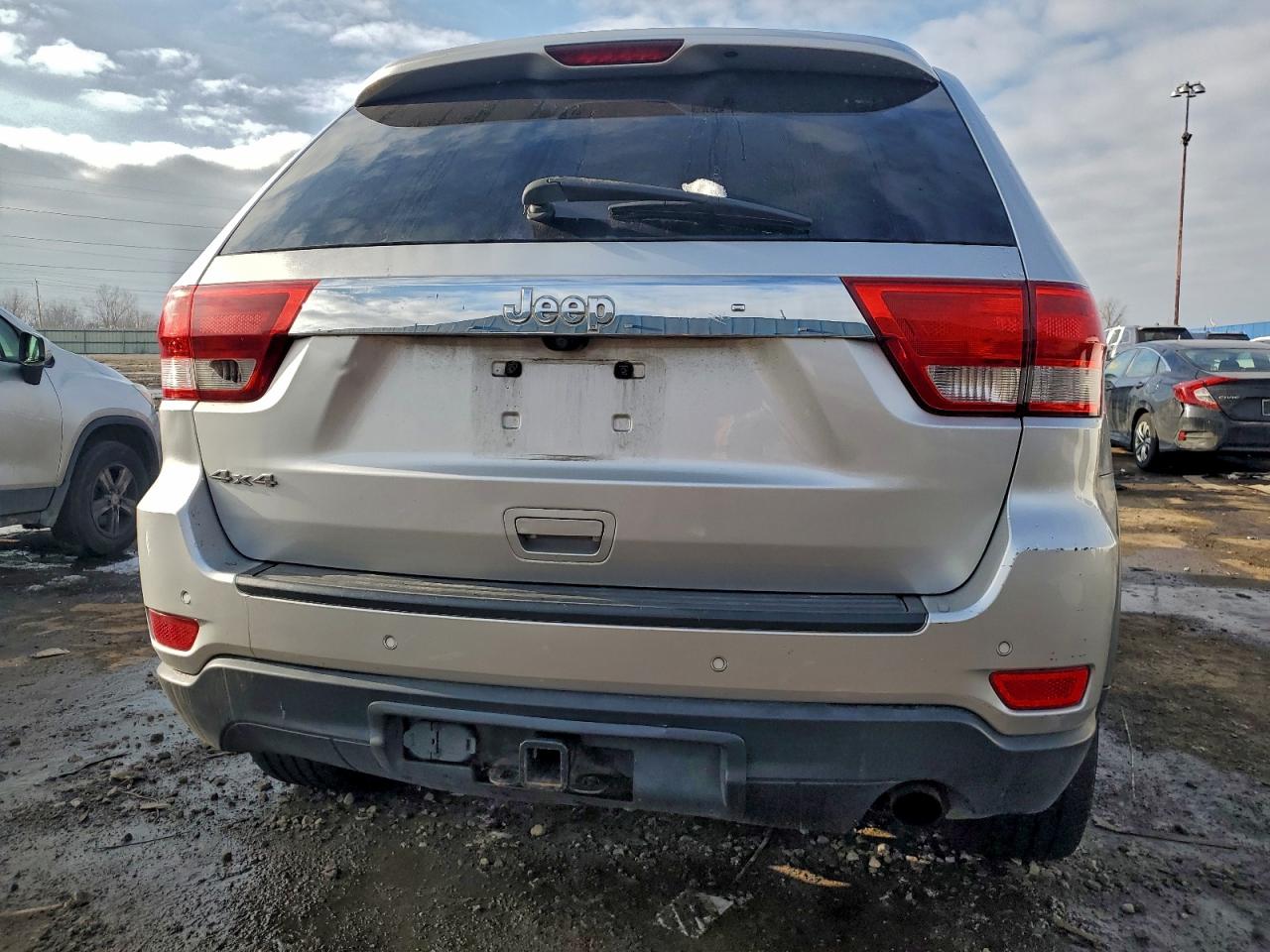 2011 JEEP GRAND CHEROKEE LAREDO photo 6