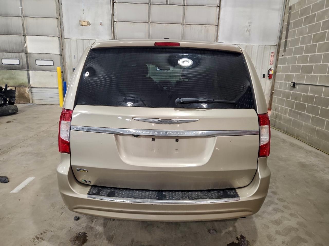 2015 CHRYSLER TOWN & COUNTRY TOURING photo 6