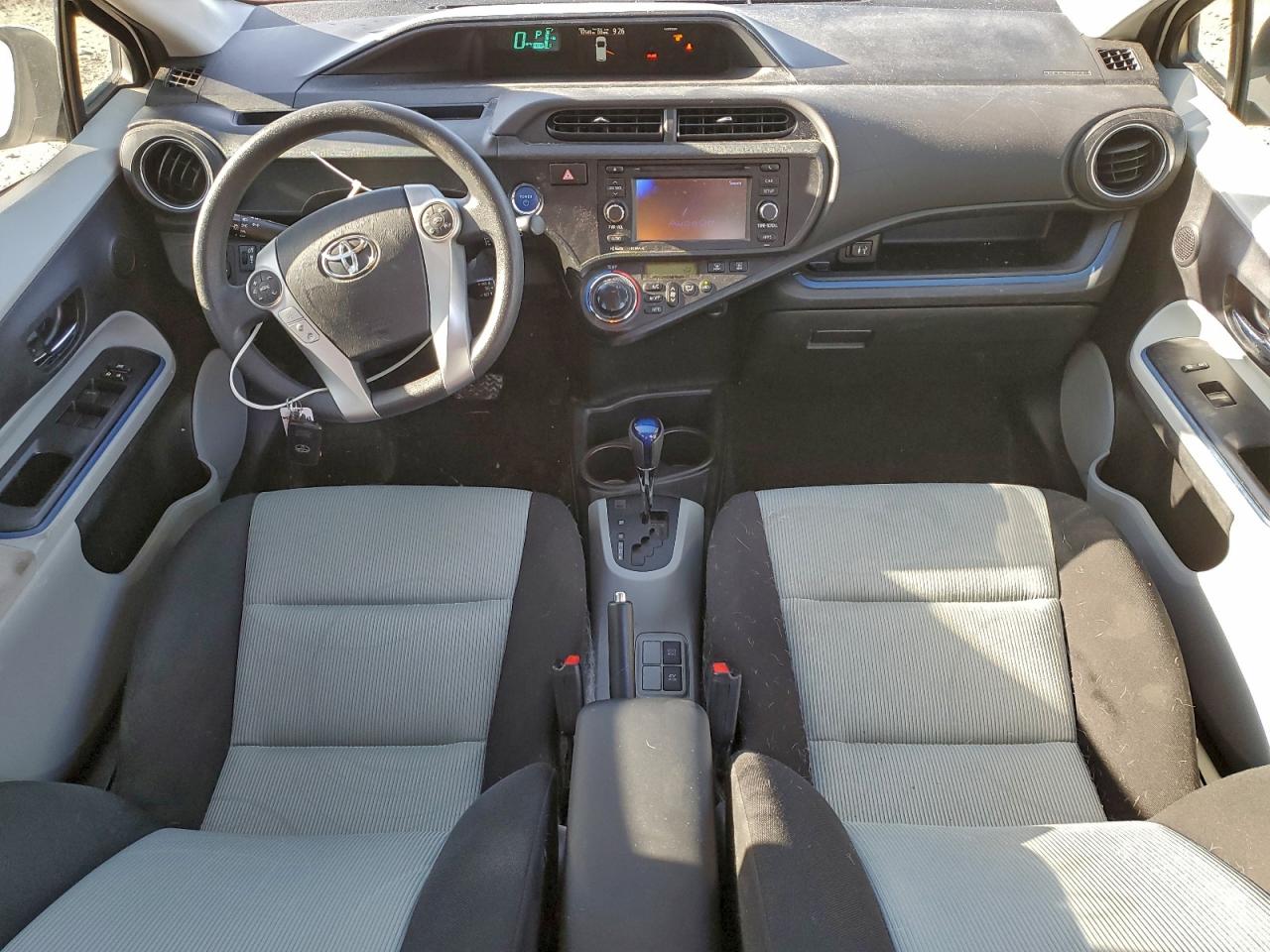 2013 TOYOTA PRIUS C photo 8