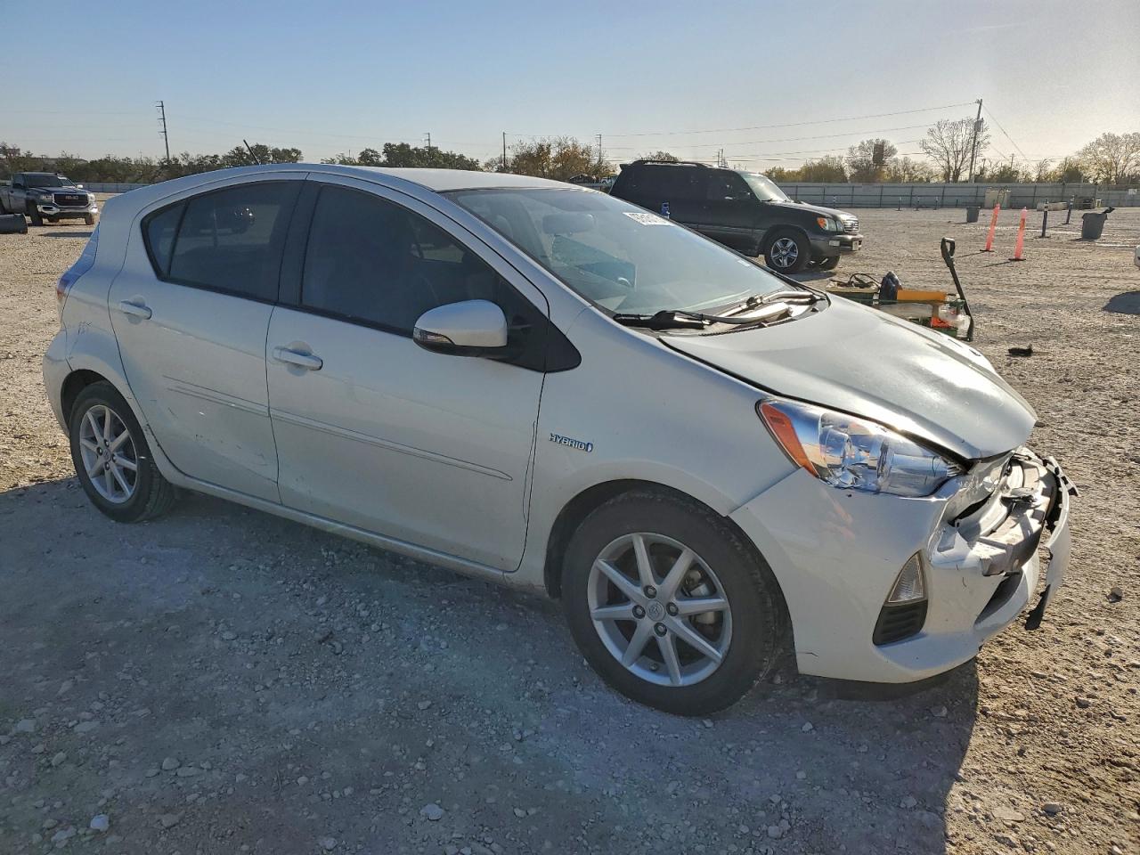 2013 TOYOTA PRIUS C photo 4