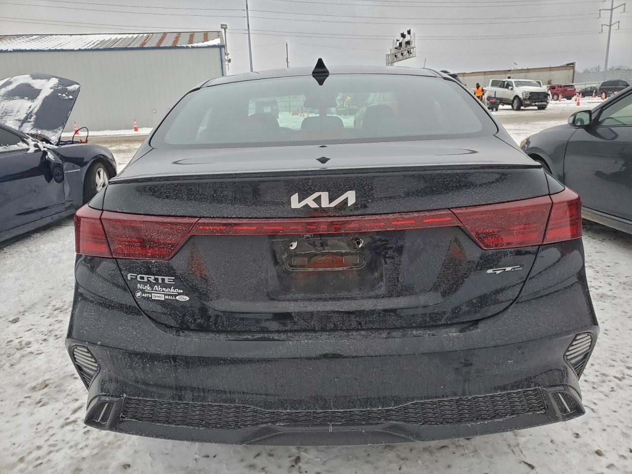 2023 KIA FORTE GT LINE photo 6