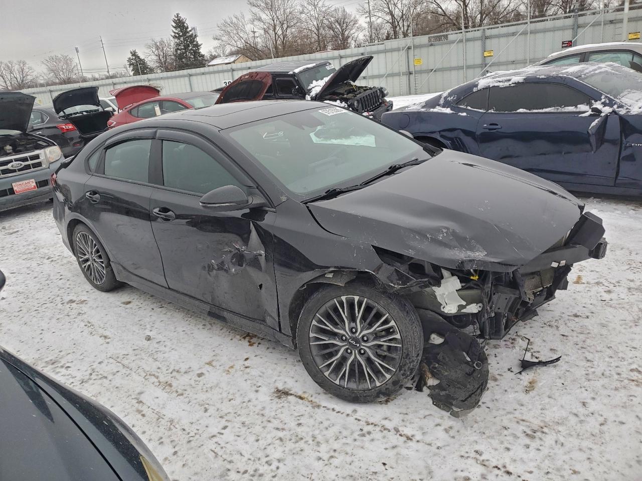 2023 KIA FORTE GT LINE photo 4