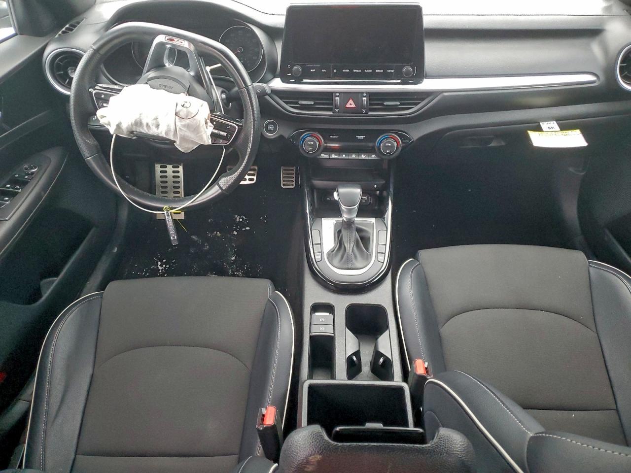 2023 KIA FORTE GT LINE photo 8