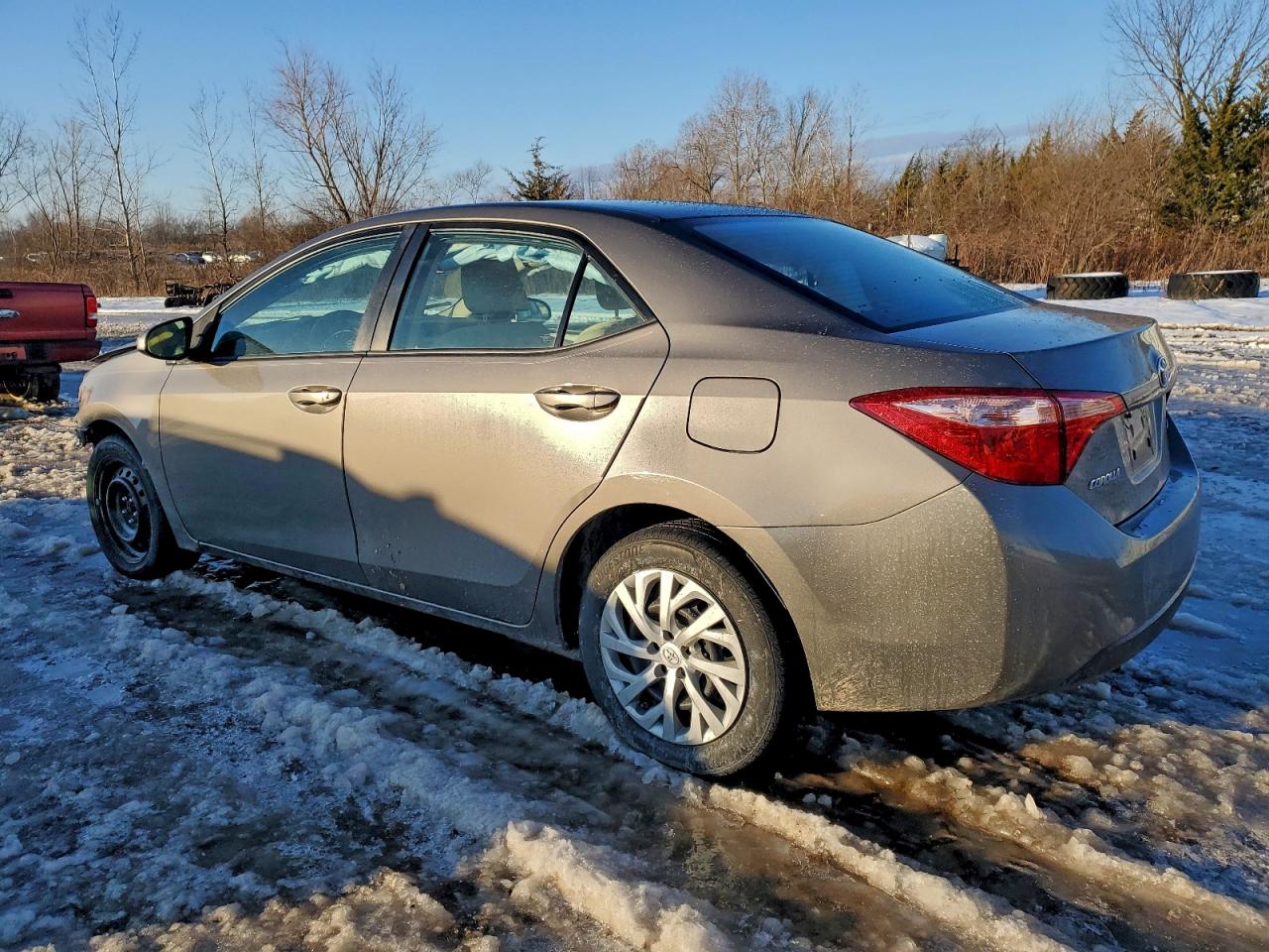 2018 TOYOTA COROLLA L photo 2