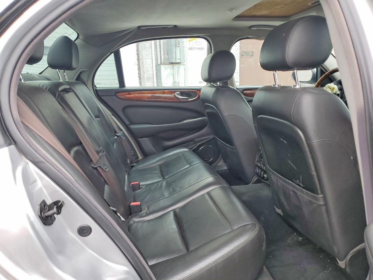 2004 JAGUAR XJR S photo 11