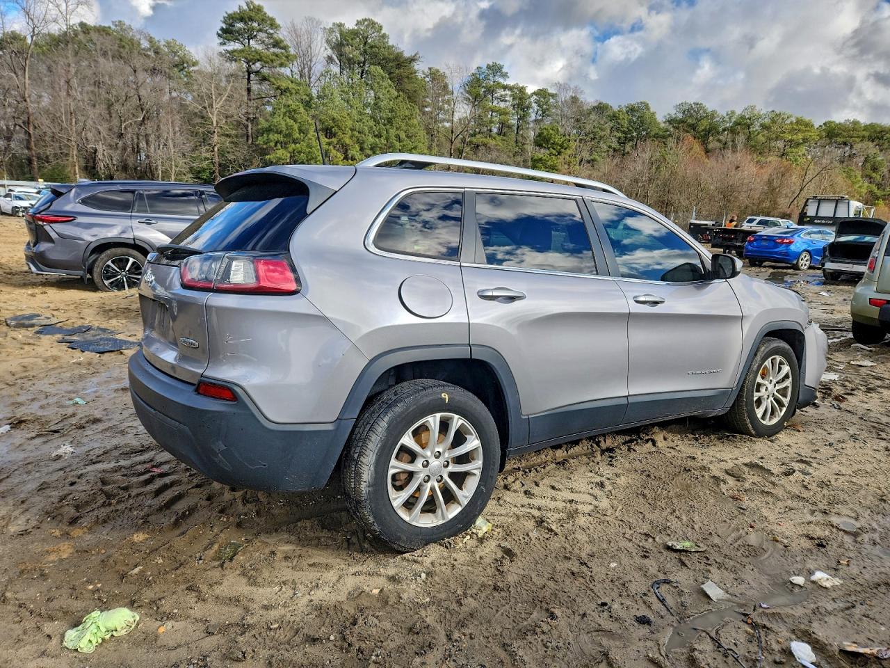 2019 JEEP CHEROKEE LATITUDE photo 3