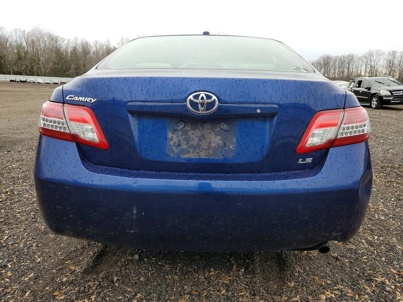 2011 TOYOTA CAMRY BASE photo 6