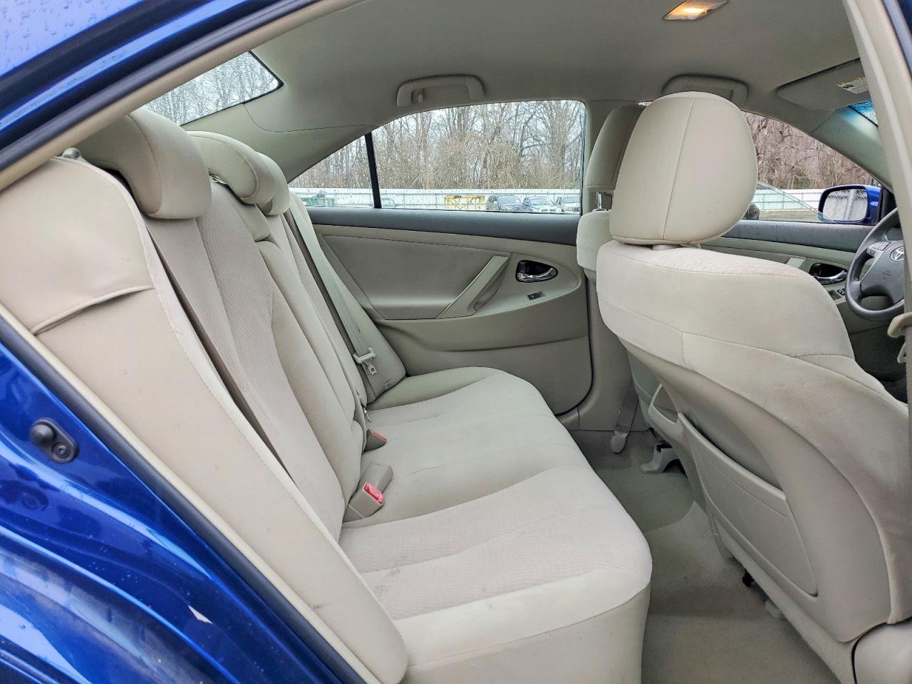 2011 TOYOTA CAMRY BASE photo 10