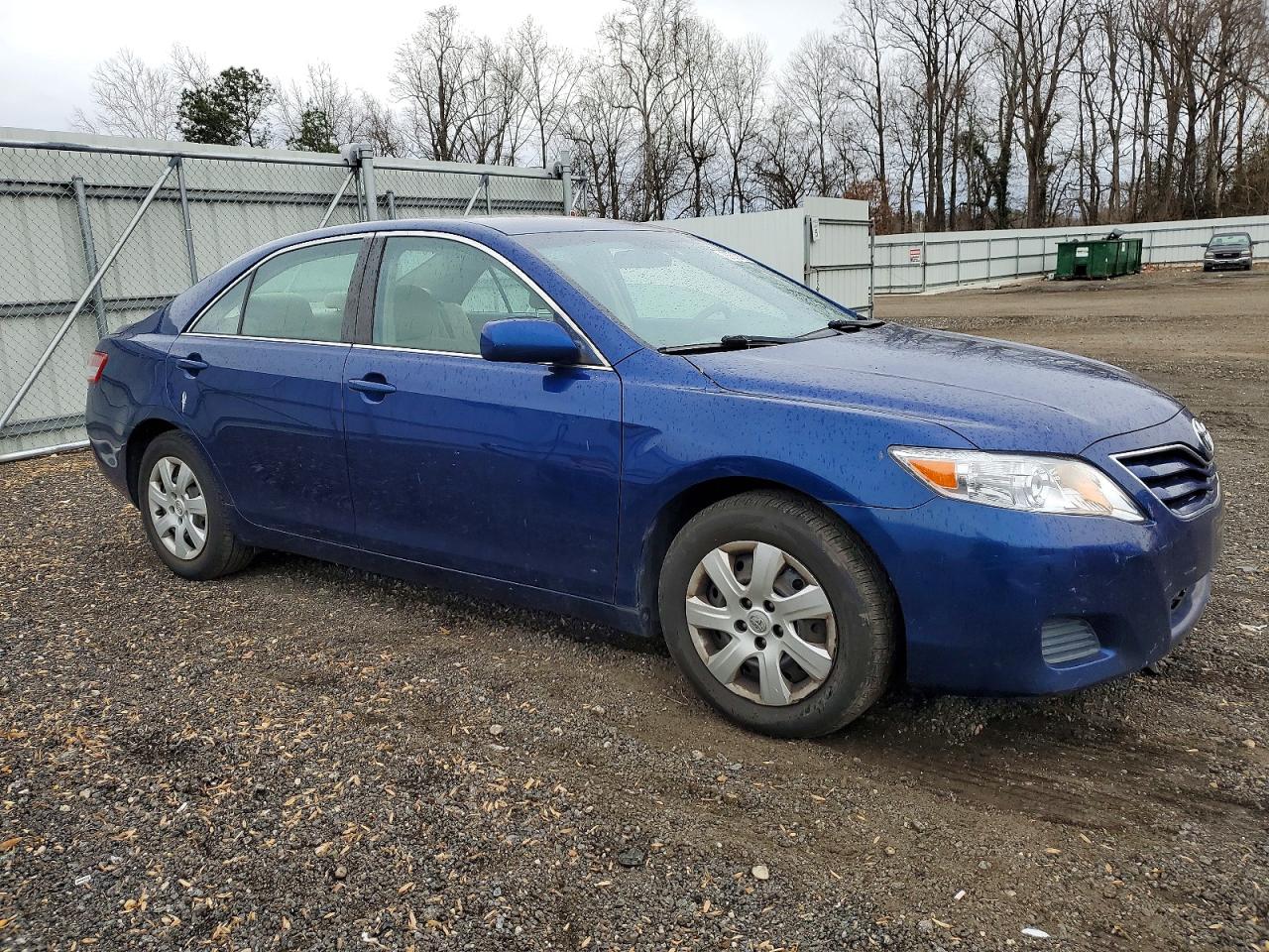 2011 TOYOTA CAMRY BASE photo 4