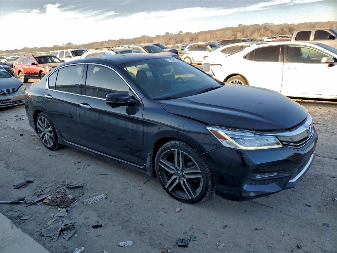 2017 HONDA ACCORD TOURING photo 4