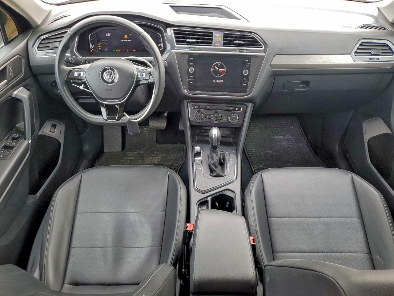 2020 VOLKSWAGEN TIGUAN SE photo 8
