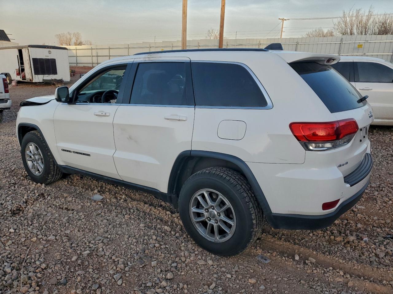 2019 JEEP GRAND CHEROKEE LAREDO photo 2
