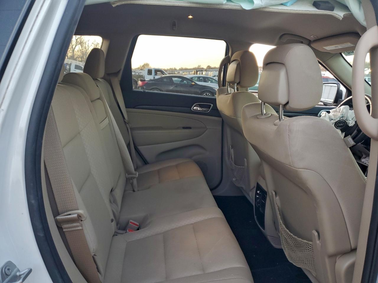 2019 JEEP GRAND CHEROKEE LAREDO photo 11