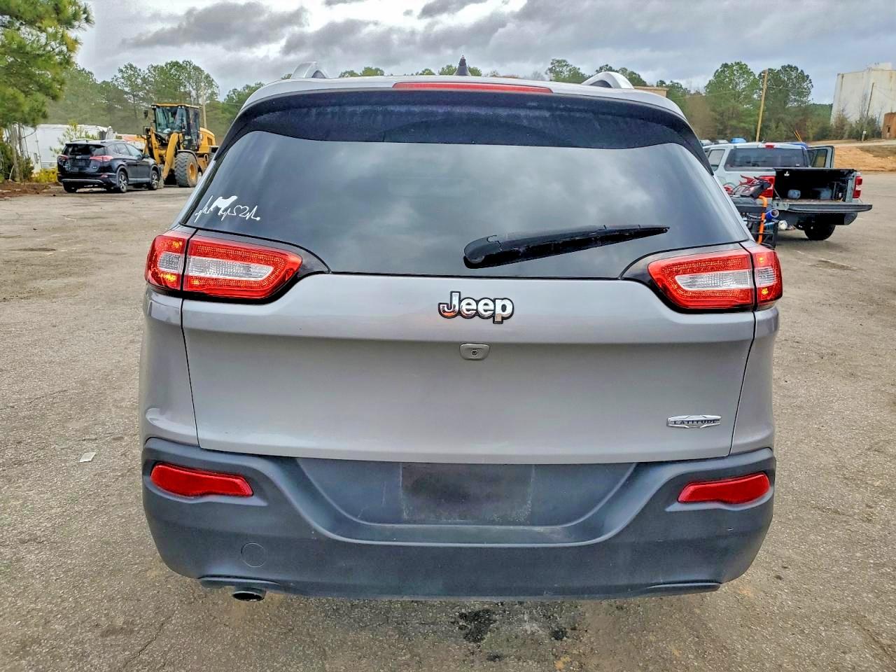 2015 JEEP CHEROKEE LATITUDE photo 6