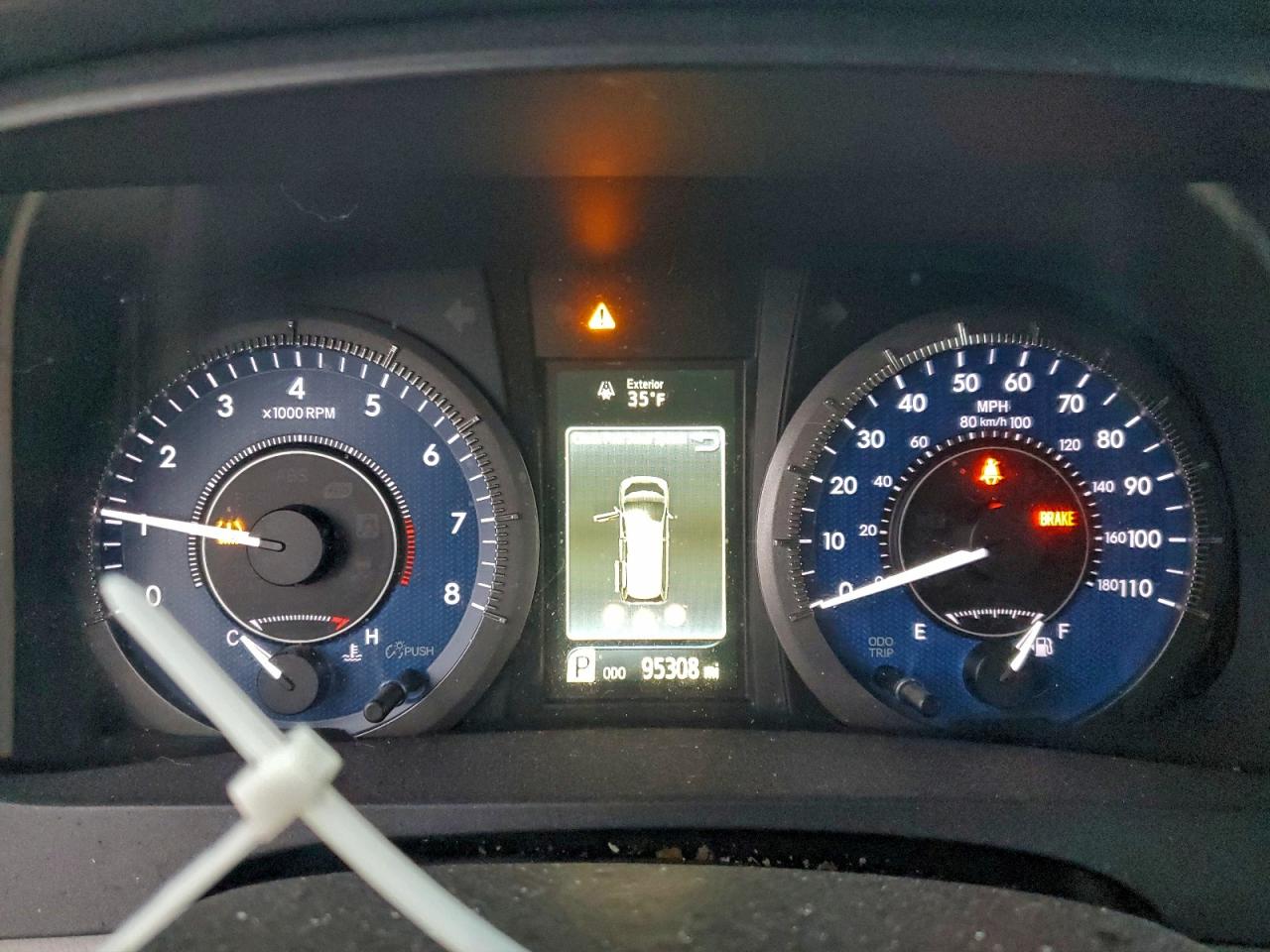 2017 TOYOTA SIENNA XLE photo 9