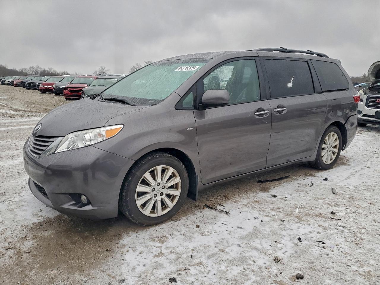 2017 TOYOTA SIENNA